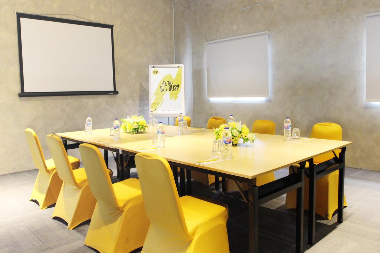 Yello Hotel Jemursari Surabaja Exteriér fotografie