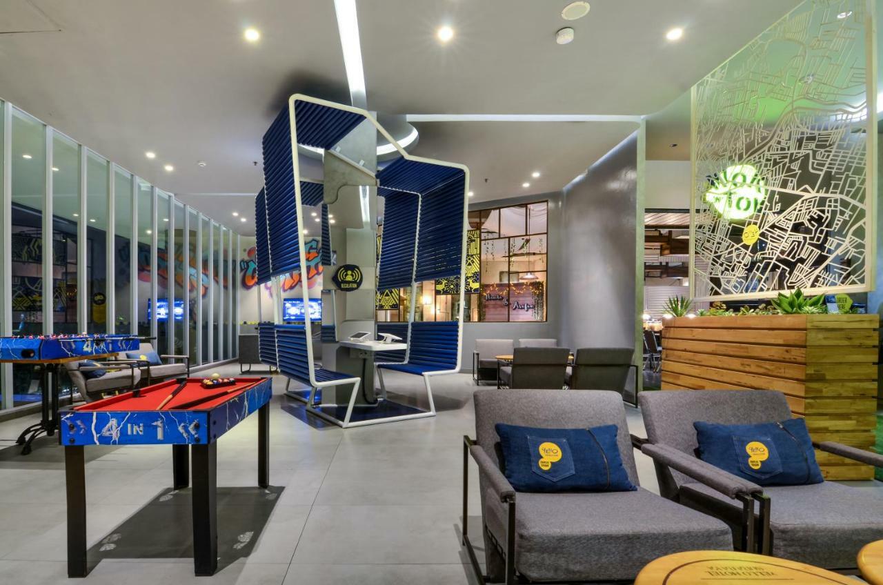Yello Hotel Jemursari Surabaja Exteriér fotografie