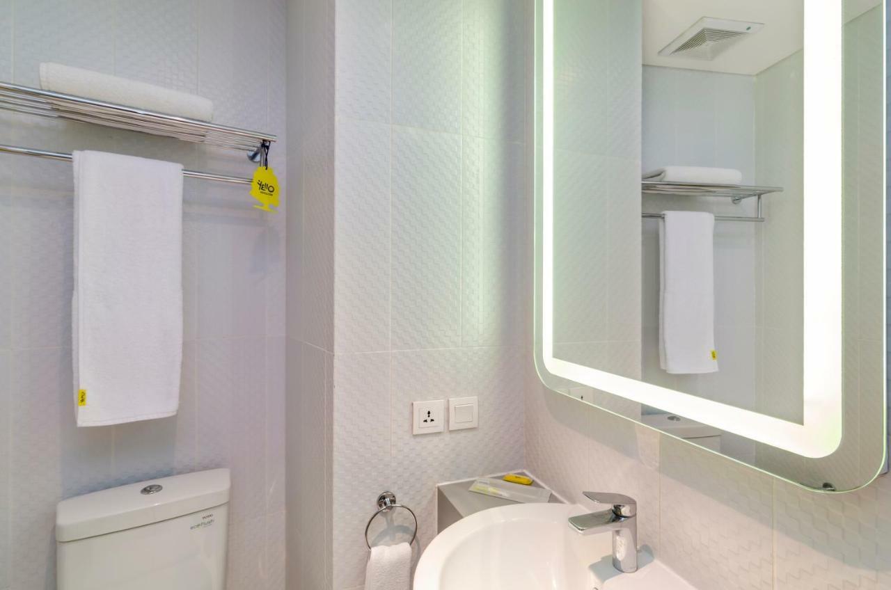 Yello Hotel Jemursari Surabaja Exteriér fotografie