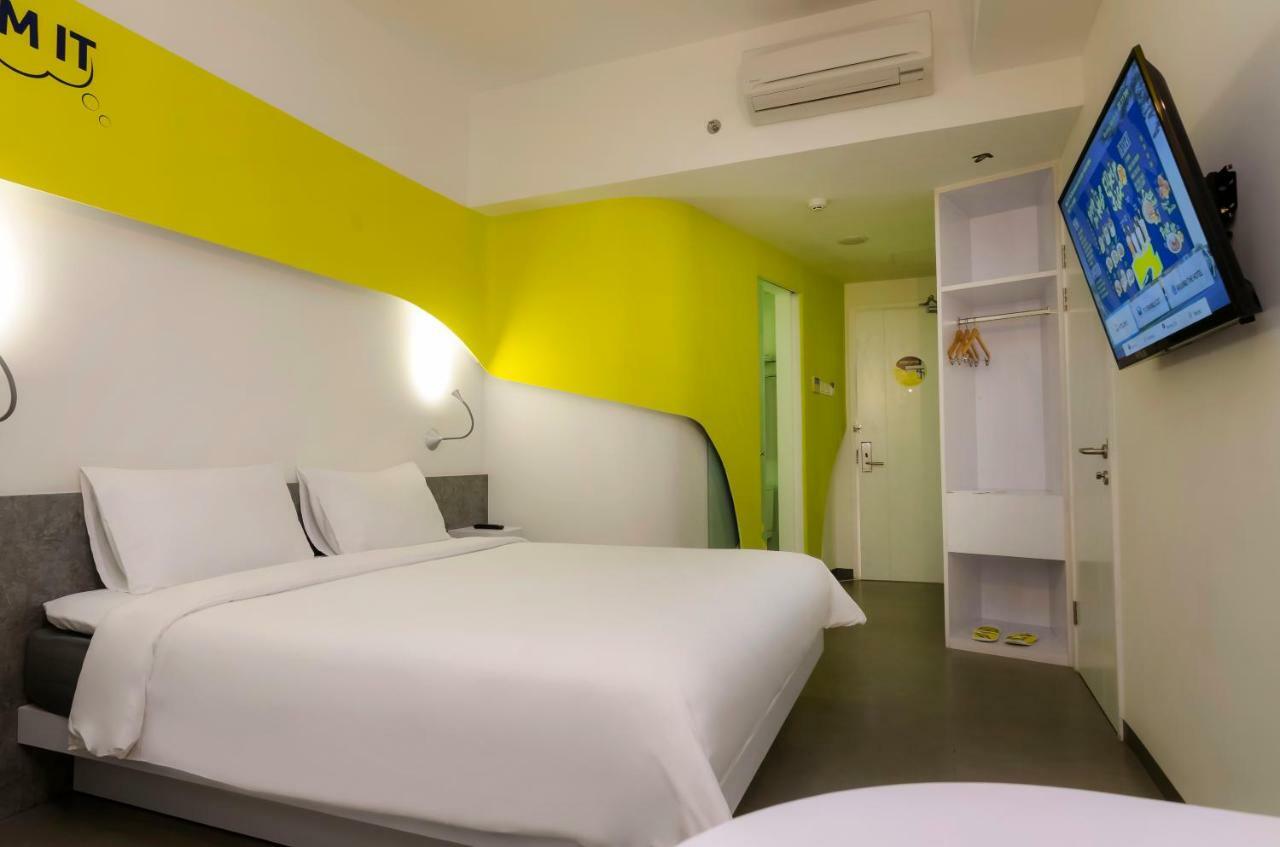 Yello Hotel Jemursari Surabaja Exteriér fotografie