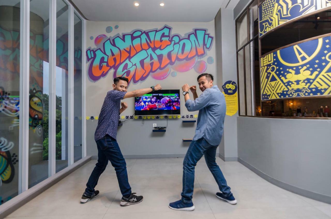 Yello Hotel Jemursari Surabaja Exteriér fotografie